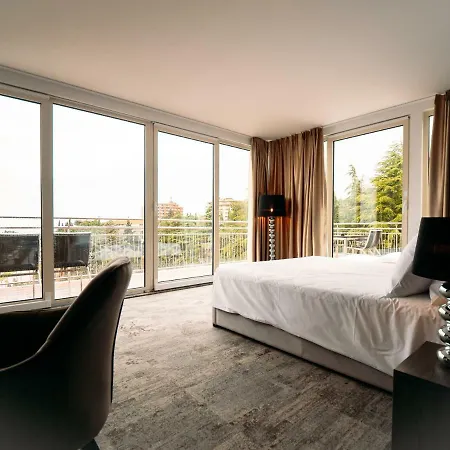 Boutique 4* ポルトローシュ